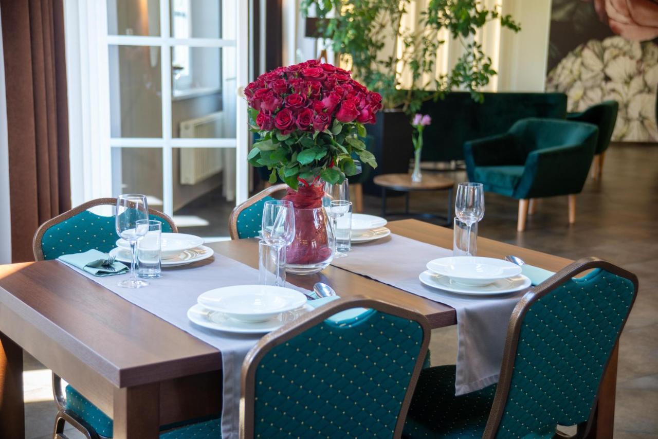 Centrum Restauracyjno-Hotelowe Florres Pawlowiczki Luaran gambar