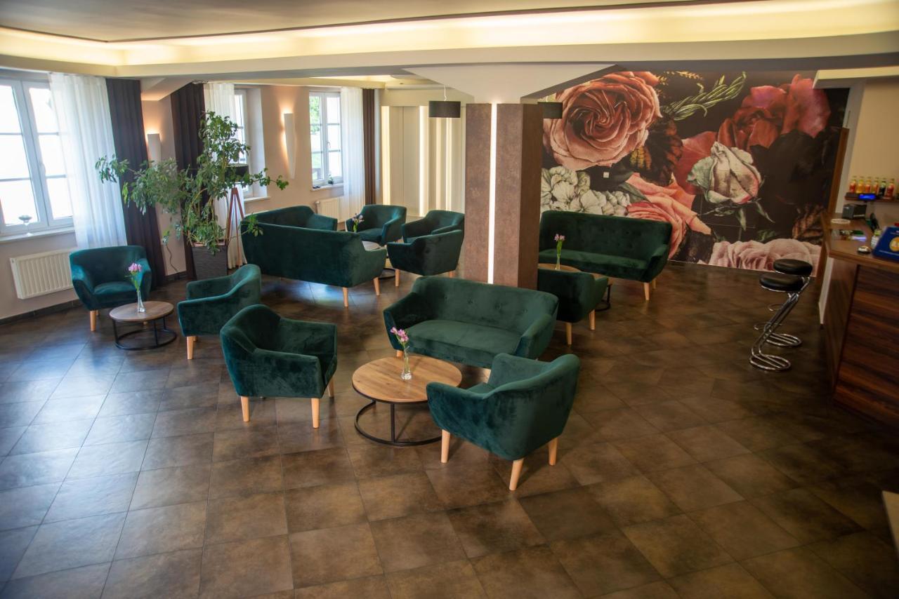 Centrum Restauracyjno-Hotelowe Florres Pawlowiczki Luaran gambar