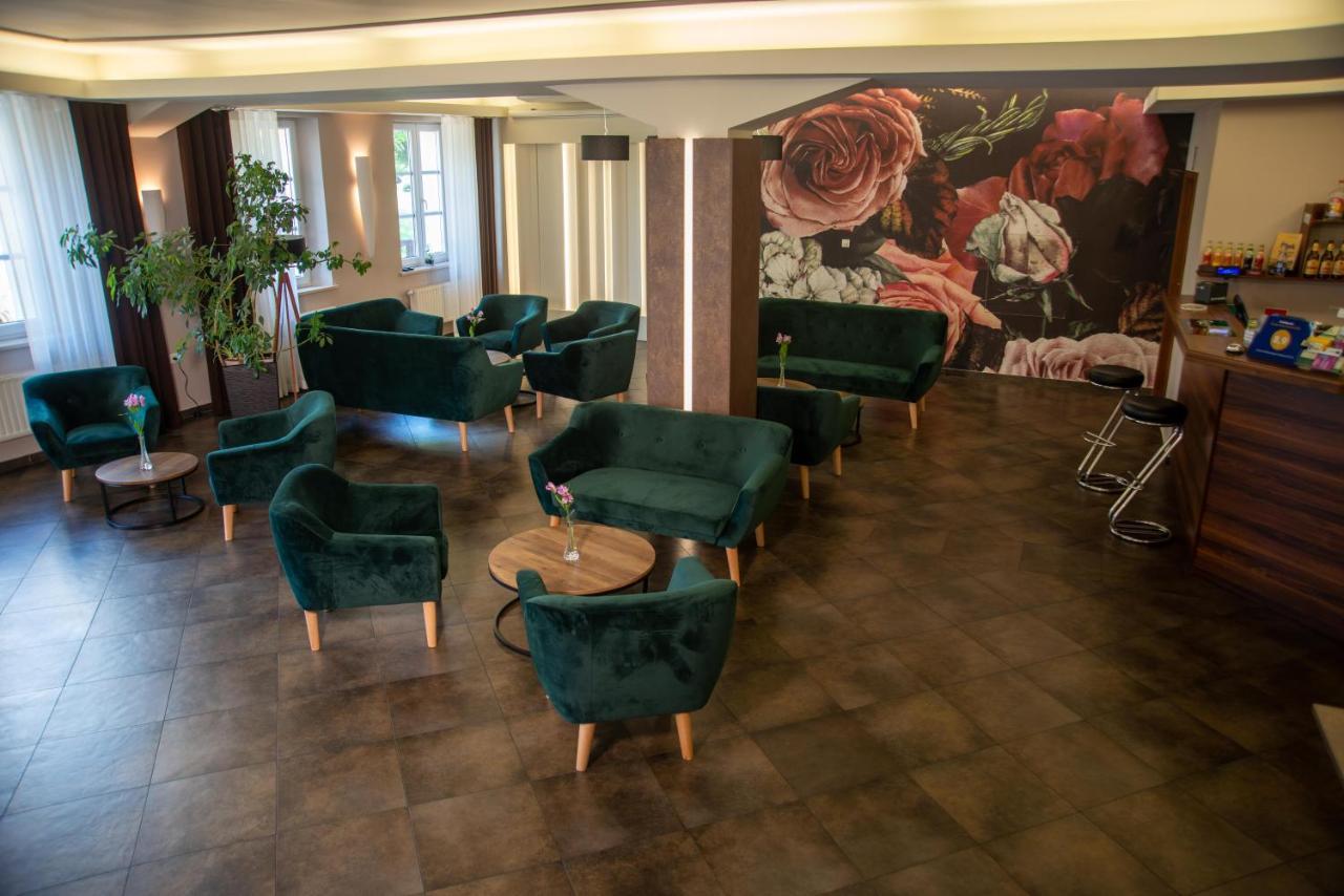 Centrum Restauracyjno-Hotelowe Florres Pawlowiczki Luaran gambar
