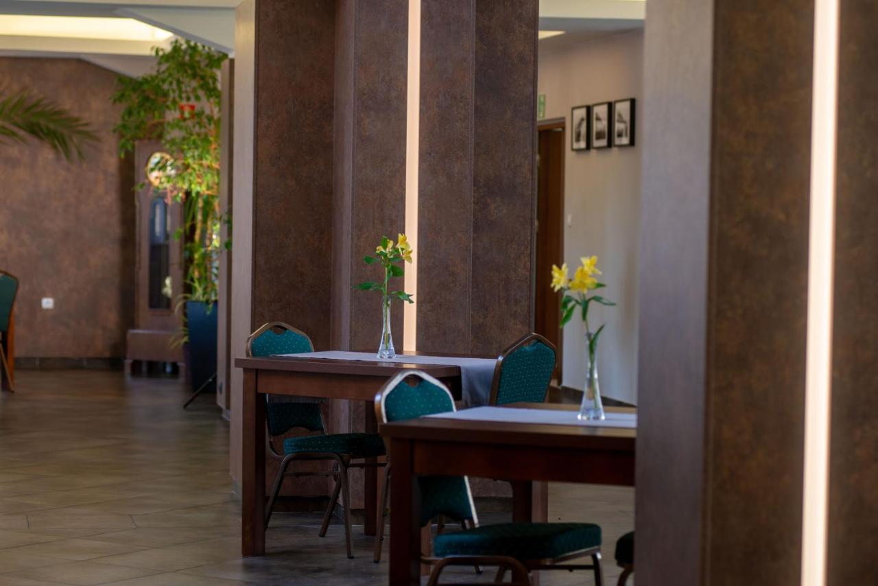 Centrum Restauracyjno-Hotelowe Florres Pawlowiczki Luaran gambar