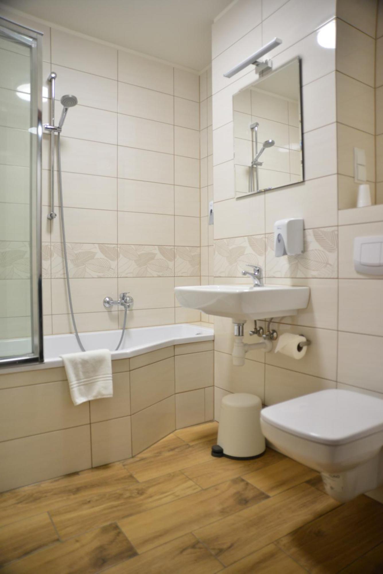 Centrum Restauracyjno-Hotelowe Florres Pawlowiczki Luaran gambar