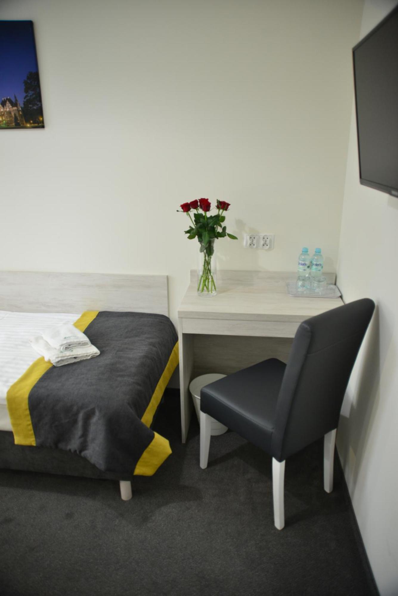 Centrum Restauracyjno-Hotelowe Florres Pawlowiczki Luaran gambar