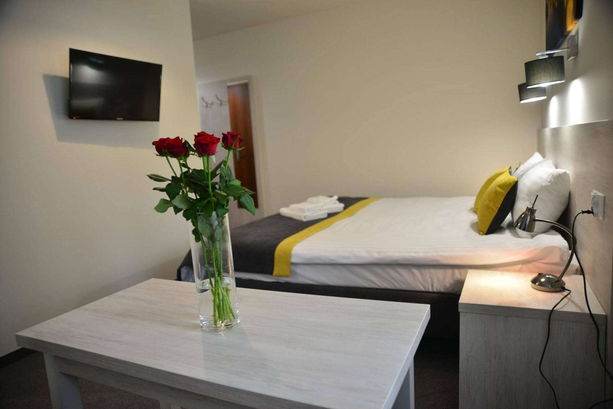 Centrum Restauracyjno-Hotelowe Florres Pawlowiczki Luaran gambar