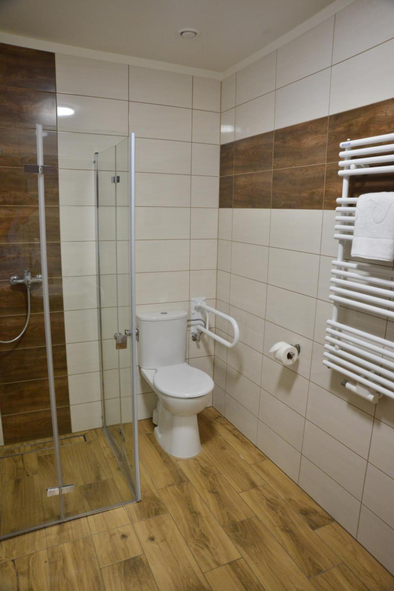 Centrum Restauracyjno-Hotelowe Florres Pawlowiczki Luaran gambar