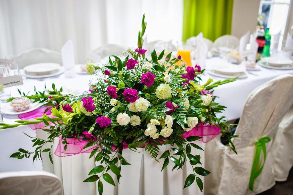 Centrum Restauracyjno-Hotelowe Florres Pawlowiczki Luaran gambar