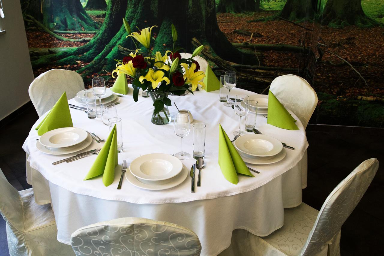 Centrum Restauracyjno-Hotelowe Florres Pawlowiczki Luaran gambar