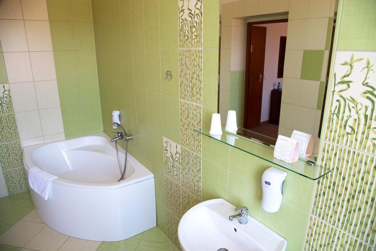 Centrum Restauracyjno-Hotelowe Florres Pawlowiczki Luaran gambar