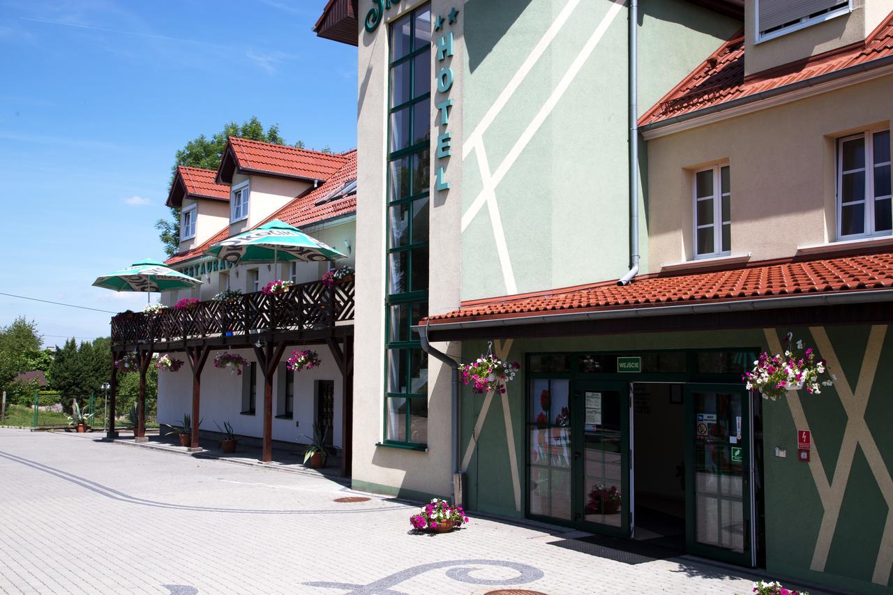 Centrum Restauracyjno-Hotelowe Florres Pawlowiczki Luaran gambar